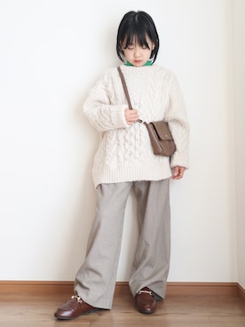 「ケーブルニット」｜「アイテム（スウェット）」を使った、teiccoさん（キッズ・126cm）の冬コーディネート
