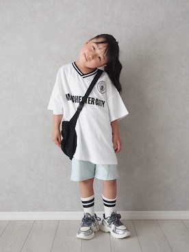 「GU（ジーユー）のアイテム（Tシャツ/カットソー、ホワイト系）」を使った、teiccoさん（キッズ・157cm）の夏コーディネート