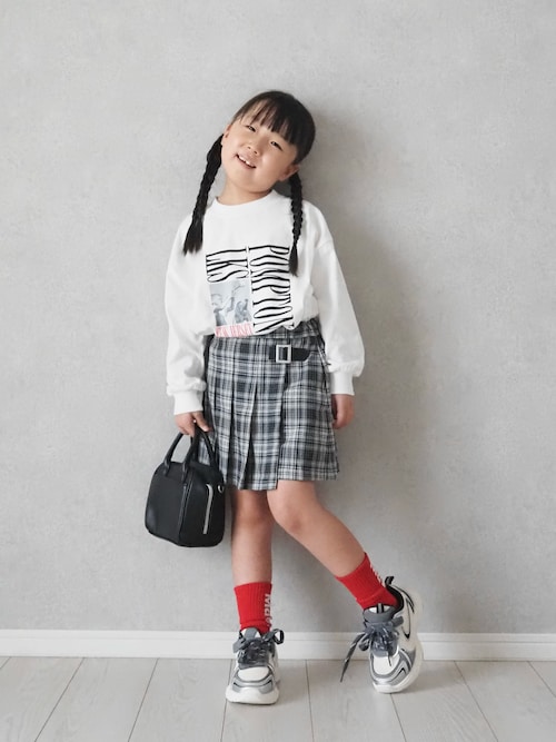 「LOWRYS FARM(ローリーズファーム)のアソートプリントロンTLS 1049005(Tシャツ/カットソー)」を使った、teiccoさん(キッズ・157cm)の秋コーディネート