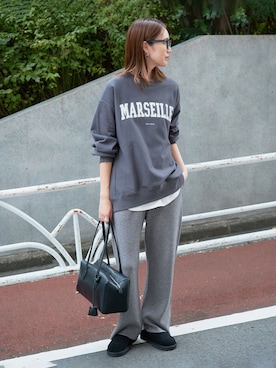 「SLOBE IENA（スローブイエナ）の《WEB限定/シリーズあり/》ウォッシャブルスムースニットパンツ（その他パンツ、グレー系）」を使った、Sallyさん（レディース・162cm）の秋コーディネート