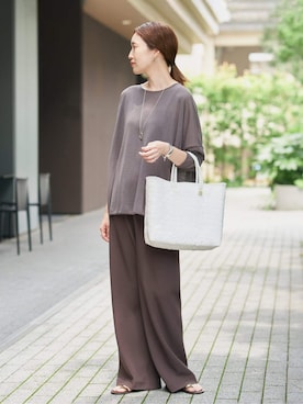 「SLOBE IENA（スローブイエナ）の《WEBのみ4サイズ展開/WEB限定カラー有り》DOUBLECLOTHパンツ（その他パンツ、ブラウン系）」を使った、Sallyさん（レディース・162cm）の夏コーディネート