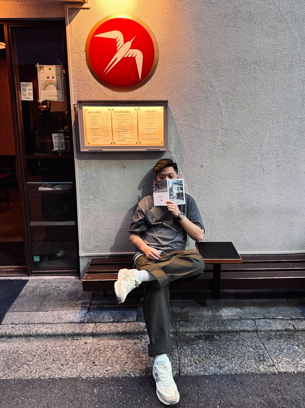 「fuglen、shibuya」｜「NEW BALANCEの＜New Balance＞ M990SS6/スニーカー（スニーカー、ベージュ系）」を使った、AlexChengさん（メンズ・183cm）の秋コーディネートの1枚目の写真