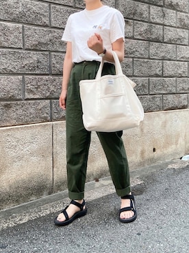 「カーキパンツ」｜rioさん（レディース・160cm・20代）の夏コーディネート