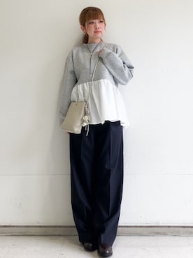 「OPAQUE.CLIP（オペークドットクリップ）のペプラムドッキングトップス【洗濯機OK】（T Shirts、グレー系）」を使った、MIPPOさん（レディース）の秋コーディネート