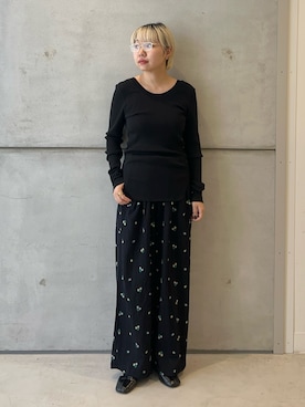 「URBAN RESEARCH（アーバンリサーチ）の『別注』HAKUJI×URBAN RESEARCH　ORGANIC COTTON LONG-SLEEVE PULLOVER（Tシャツ/カットソー、ブラック系）」を使った、kanoさん（レディース・157cm）の春コーディネート