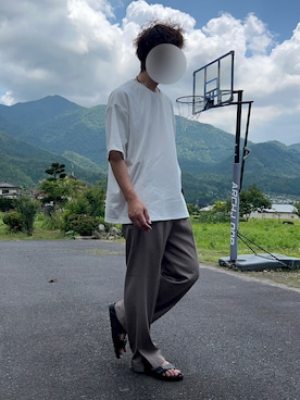 「neos（ネオス）のアイテム（スラックス）」を使った、t@1さん（メンズ・174cm）の夏コーディネート