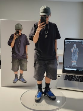 「アイテム（Tシャツ/カットソー）」を使った、黃島讀さん（メンズ・176cm）の秋コーディネート