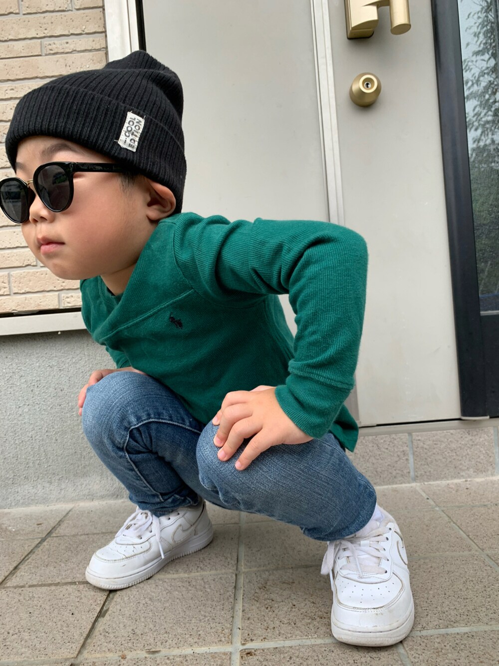 「キッズファッション、キッズコーデ、ニット帽、白スニーカー、スニーカー、男の子、緑、秋服準備はじめました、スキニーデニム、秋服」｜「POLO RALPH LAURENのアイテム（Tシャツ/カットソー、グリーン系）」を使った、aoさん（キッズ・100cm）の秋コーディネートの1枚目の写真