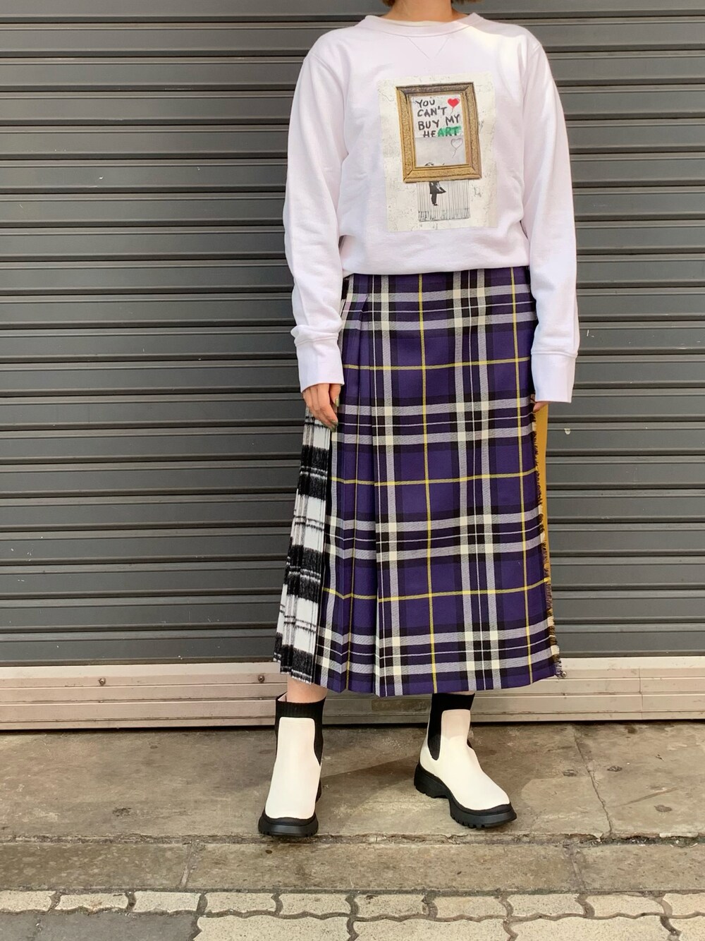 「秋コーデ、スカート、チェック、ファッションの力を信じよう」｜「O'NEIL of DUBLINのO'neil of Dublin(オニールオブダブリン) 別注パッチワークチェックキルトスカート/T12481（スカート、パープル系）」を使った、mnmさん（レディース・157cm）の秋コーディネートの1枚目の写真