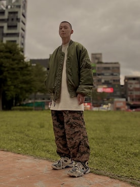 「DRKSHDW by RICK OWENS（ダークシャドウ バイ リックオウエンス）のアイテム（トップス）」を使った、惑星さん（メンズ・177cm）の秋コーディネート