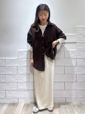 「LEPSIM（レプシィム）のストレッチサテンスカート　1049485（スカート、ホワイト系）」を使った、taruさん（レディース・155cm）の秋コーディネート