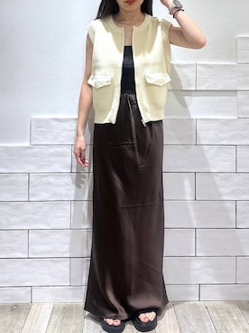 「LEPSIM（レプシィム）のストレッチサテンスカート　1049485（スカート、ブラウン系）」を使った、taruさん（レディース・155cm）の夏コーディネート