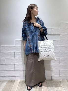 「LEPSIM（レプシィム）のデニムBIG刺繍シャツ　1043551（シャツ/ブラウス、ブルー系）」を使った、taruさん（レディース・155cm）の夏コーディネート