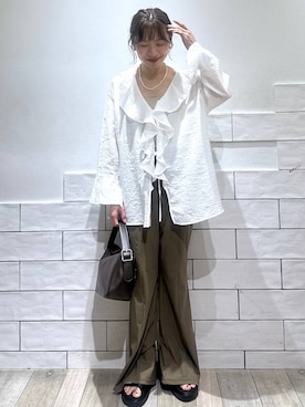 「LEPSIM（レプシィム）のベルトバックルクッションサンダル　638815（サンダル、ブラック系）」を使った、taruさん（レディース・155cm）の春コーディネート