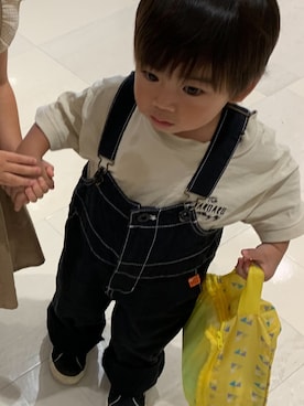 「UNIVERSAL OVERALL（ユニバーサルオーバーオール）のアイテム（オールインワン・サロペット）」を使った、KYO*AYAさん（キッズ・80cm）の秋コーディネート