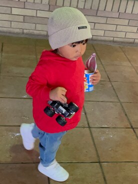 「BREEZE（ブリーズ）のカラーニット帽_ウォッシャブル（ニットキャップ/ビーニー、ベージュ系）」を使った、KYO*AYAさん（キッズ・100cm）の秋コーディネート