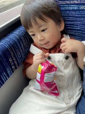 「UNIVERSAL OVERALL（ユニバーサルオーバーオール）のアイテム（オールインワン・サロペット）」を使った、KYO*AYAさん（キッズ・80cm）の秋コーディネート