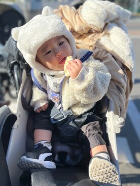 「Birthday（バースデイ）のアイテム（ジャケット/アウター、ホワイト系）」を使った、KYO*AYAさん（キッズ・100cm）の秋コーディネート