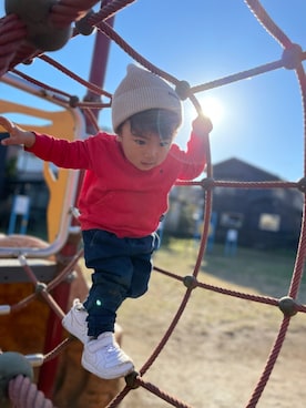 「BREEZE（ブリーズ）のカラーニット帽_ウォッシャブル（ニットキャップ/ビーニー、ベージュ系）」を使った、KYO*AYAさん（キッズ・100cm）の冬コーディネート