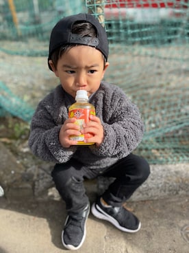 「Birthday（バースデイ）のアイテム（キャップ、ブラック系）」を使った、KYO*AYAさん（キッズ・100cm）の秋コーディネート