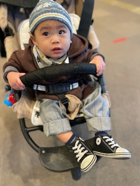 「devirock（デビロック）のワイドシルエットスウェットスリットプルパーカー（パーカー、ブラウン系）」を使った、KYO*AYAさん（キッズ・100cm）の冬コーディネート