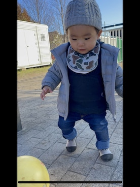 「GLAZOS（グラソス）のスーパースキニー・カットデニムパンツ（レギンス/スパッツ、ブルー系）」を使った、KYO*AYAさん（キッズ・100cm）の冬コーディネート