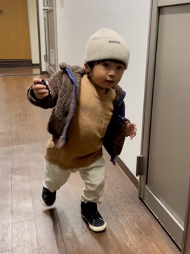 「BREEZE（ブリーズ）のカラーニット帽_ウォッシャブル（ニットキャップ/ビーニー、ベージュ系）」を使った、KYO*AYAさん（キッズ・100cm）の秋コーディネート