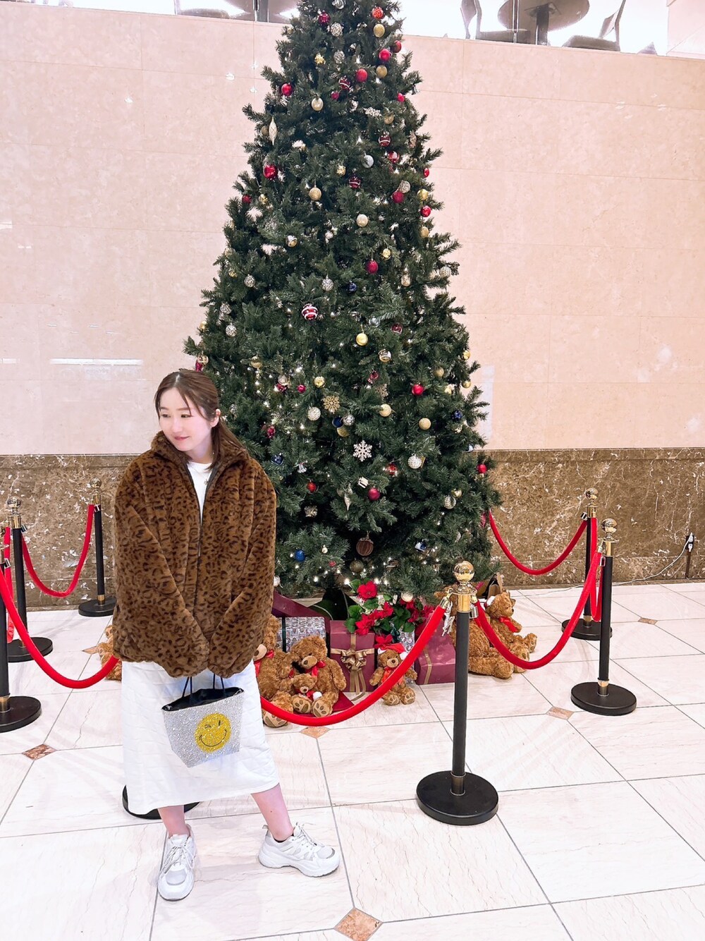 「ilungoのアイテム（ショルダーバッグ、シルバー系）」を使った、cocoさん（骨格ウェーブ・レディース・166cm）の冬コーディネートの1枚目の写真