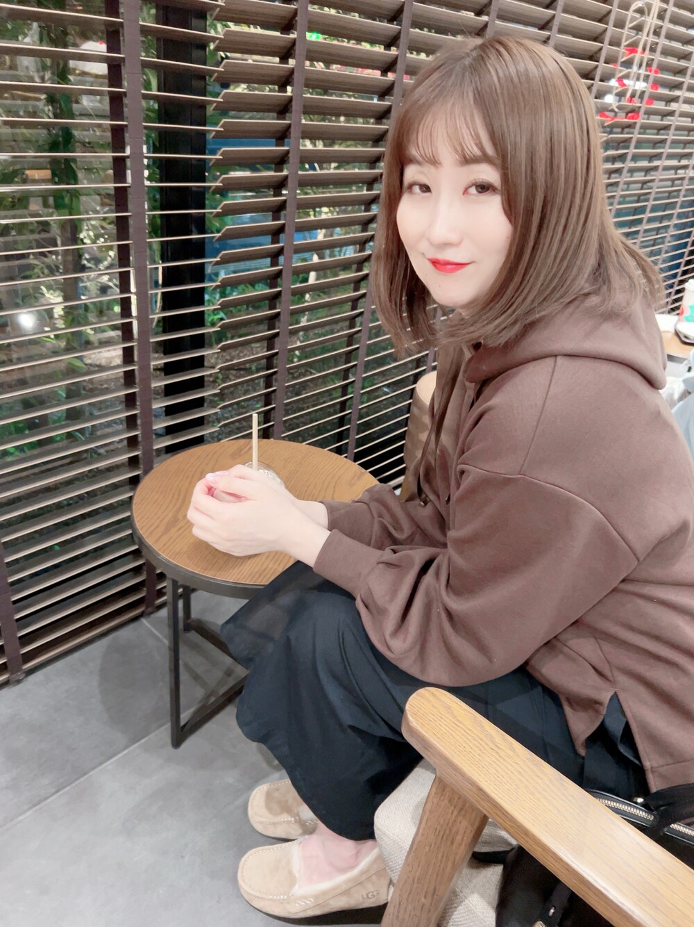 「earth music&ecologyのアイテム（パーカー、ブラウン系）」を使った、cocoさん（骨格ウェーブ・レディース・166cm）の冬コーディネートの1枚目の写真