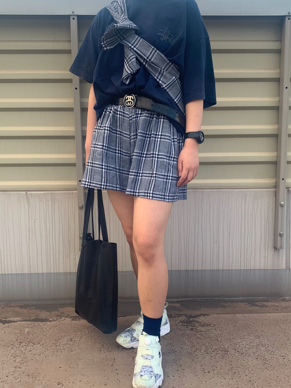 「もちこの日記」｜「STUSSYのアイテム（Tシャツ/カットソー、ブルー系）」を使った、もちこさん（レディース・158cm）の秋コーディネートの1枚目の写真