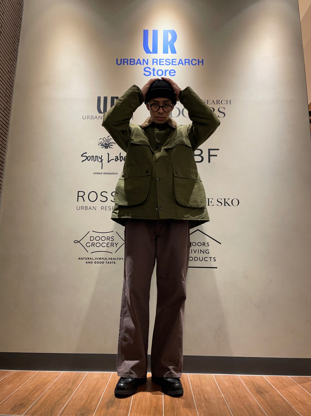 「アウトドアスタイル、バブアー、ワークパンツ、イギリス、ビデイル、オトナカジュアル、UK、秋冬コーデ」｜「URBAN RESEARCH DOORSのdralonニットキャップ（ニットキャップ/ビーニー、ブラック系）」を使った、シマブクロさん（メンズ・180cm）の秋コーディネートの1枚目の写真