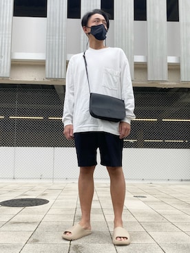 「Yeezy（イージー）のアイテム（サンダル）」を使った、𝗠𝗨𝗥𝗔さん（メンズ・175cm）の秋コーディネート