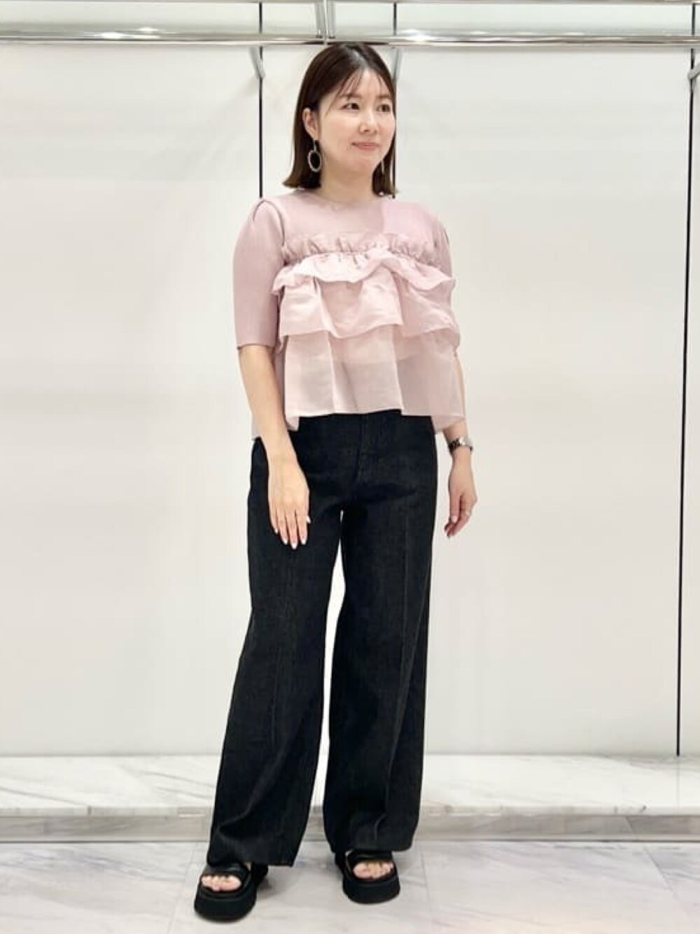 新品未使用　ボリュームフリルとのコントラストが美しいニットベア ボリュームフリルニット｜PETAL ONLINE（ペタルオンライン）