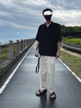 「GU（ジーユー）のアイテム（チノパンツ、ベージュ系）」を使った、Kaku wearさん（メンズ・176cm）の秋コーディネート