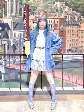 「アイテム（スニーカー、シルバー系）」を使った、きなさん（レディース・165cm）の秋コーディネート