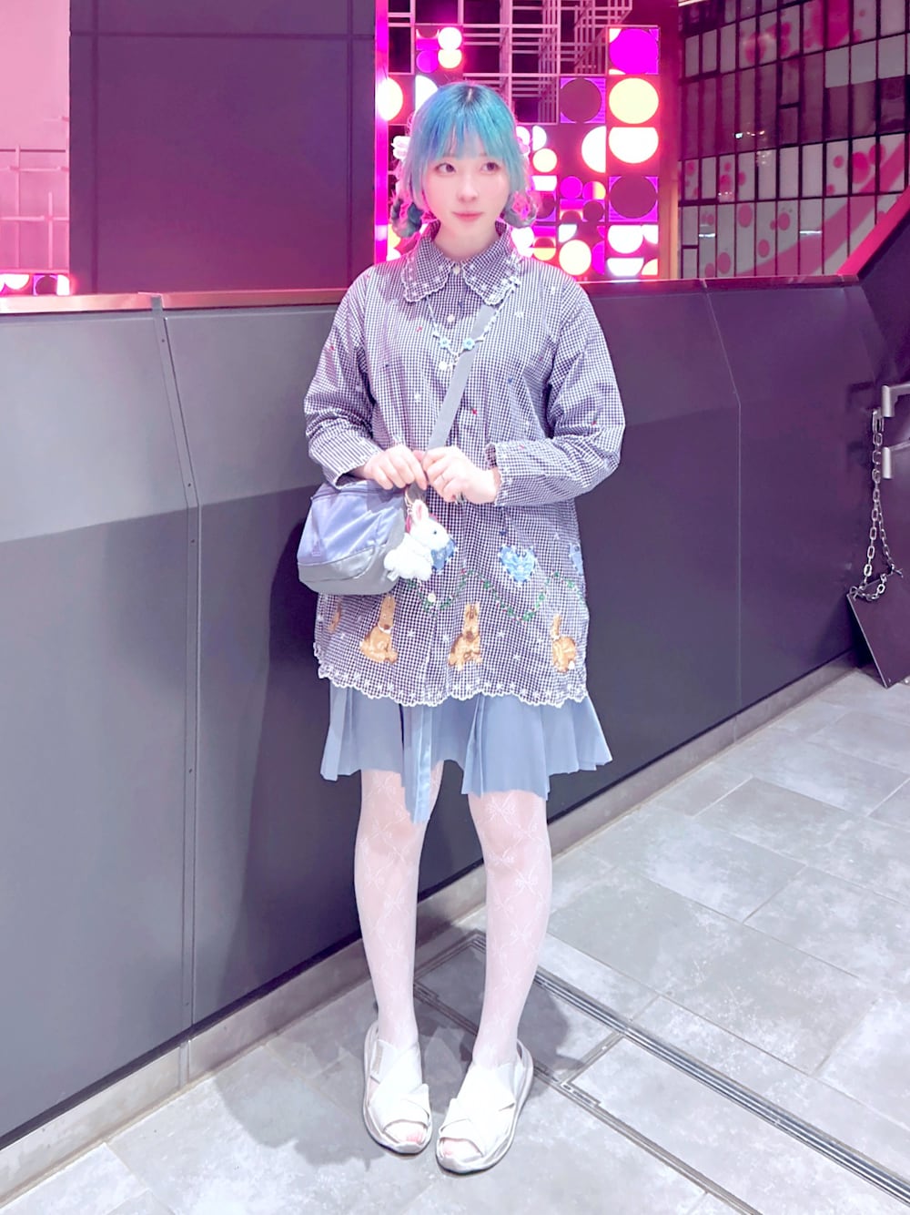「古着のアイテム（シャツ/ブラウス、ブルー系）」を使った、きなさん（レディース・164cm）の夏コーディネートの1枚目の写真