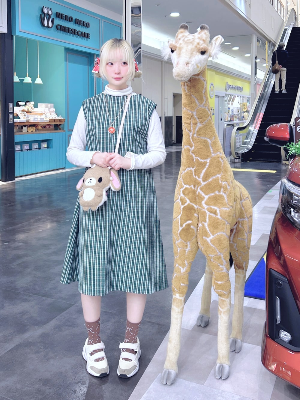 「studio CLIPのベルクロ配色スニーカー（スニーカー、ベージュ系）」を使った、きなさん（レディース・164cm）の春コーディネートの1枚目の写真