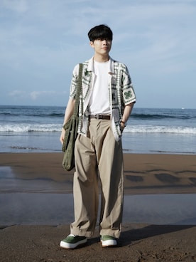「アイテム（チノパンツ）」を使った、taichiu727さん（メンズ・180cm）の夏コーディネート