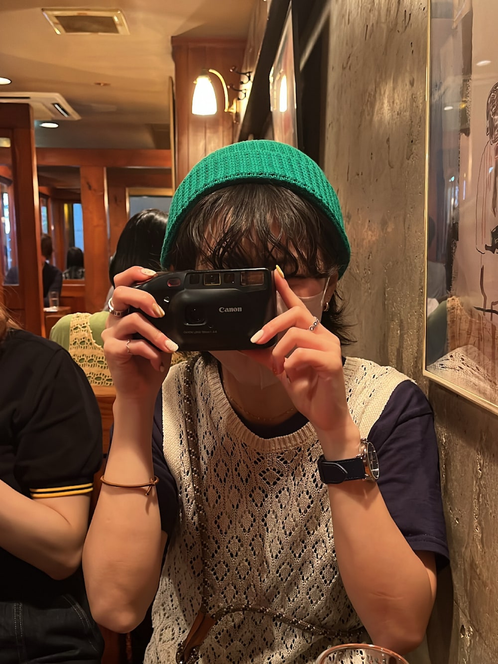 「カジュアル、古着女子、大人カジュアル、ニット帽、グリーンコーデ、カメラ女子、夏コーデ、秋コーデ、niko and ...、おしゃれさんと繋がりたい、古着好きな人と繋がりたい、ストリートカジュアル、fashion、かぎ針編みニット、低身長コーデ」｜「niko and...のワッフルニットワッチ（ニットキャップ/ビーニー、グリーン系）」を使った、sayaさん（レディース・156cm）の秋コーディネートの1枚目の写真