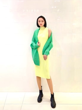 「PLEATS PLEASE（プリーツプリーズ）のアイテム（ジャケット/アウター）」を使った、陳.臻. X JC さん（レディース・167cm）の秋コーディネート