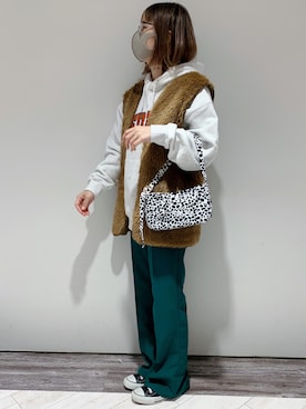 「アイテム（ベスト、ブラウン系）」を使った、mai＊さん（レディース・161cm）の冬コーディネート