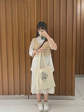 「アイテム（レインシューズ、ホワイト系）」を使った、こにさん（レディース・163cm）の夏コーディネート