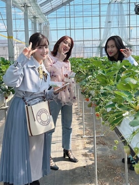 「Sister Jane（シスタージェーン）のアイテム（シャツ/ブラウス）」を使った、飯窪春菜さん（レディース・162cm）の春コーディネート