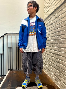 Reebokのナイロンジャケットを使った人気ファッションコーディネート