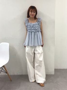 「mystic（ミスティック）のふわふわシャーリングチュニック（シャツ/ブラウス、ブルー系）」を使った、mika🍊さん（レディース・155cm）の春コーディネート