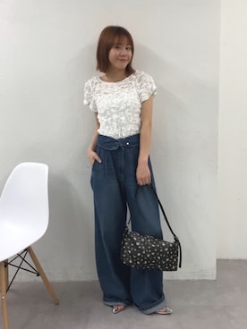 「mystic（ミスティック）の《新色RED》ふわふわシャーリングTシャツ（Tシャツ/カットソー、ホワイト系）」を使った、mika🍊さん（レディース・155cm）の春コーディネート