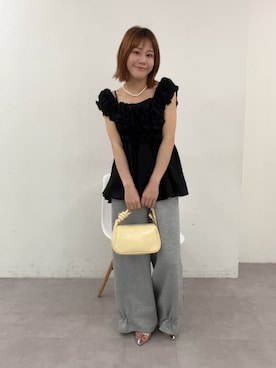 「mystic（ミスティック）の【ふわふわ素材/4色展開】ふわふわシャーリングチュニック（シャツ/ブラウス、ブラック系）」を使った、mika🍊さん（レディース・155cm）の春コーディネート