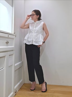 「NATURAL BEAUTY BASIC(ナチュラルビューティーベーシック)のティアードペプラムシャツ(Shirts、ホワイト系)」を使った、kim_kim___nbbさん(レディース・154cm)の夏コーディネート