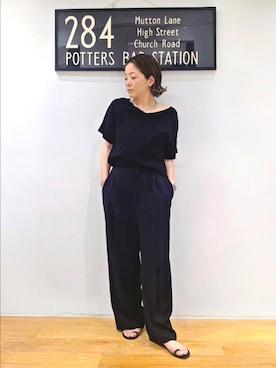 「NATURAL BEAUTY BASIC(ナチュラルビューティーベーシック)の【sweet掲載】◇総針ベーシック Vネックニット(Knitwear、ブラック系)」を使った、kim_kim___nbbさん(レディース・154cm)の夏コーディネート