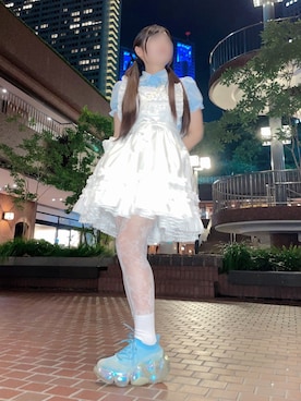 「grounds（グラウンズ）のアイテム（シューズ、ブルー系）」を使った、陽立 ひとえさん（レディース・156cm）の夏コーディネート